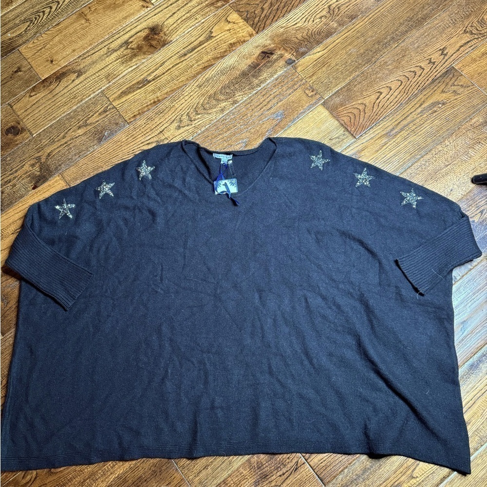 NWT Tempo Paris Black Star Print Dolman Oversized Sweater Size ONE SIZE